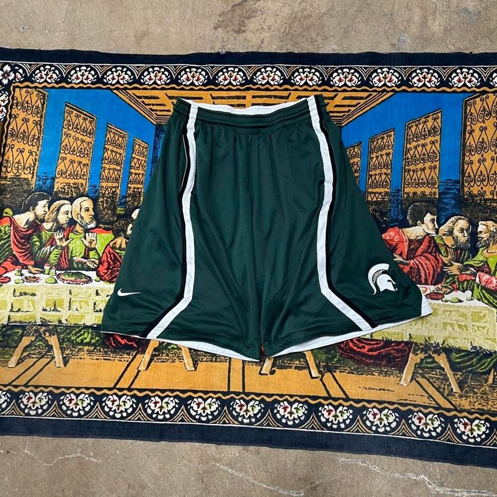 Nike Michigan Spartans basketball shorts Size medium Green NCAA Michigan State